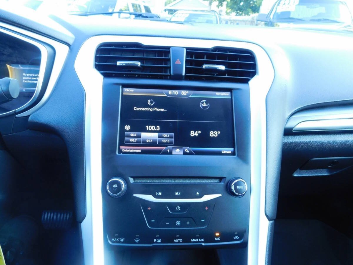 Used 2013 Ford Fusion SE FWD image 10