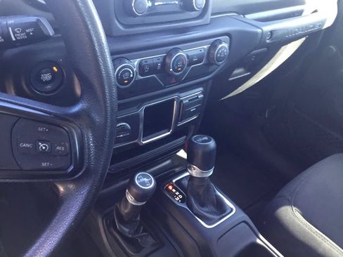 Used 2021 Jeep Wrangler Sport AWD/4WD image 17