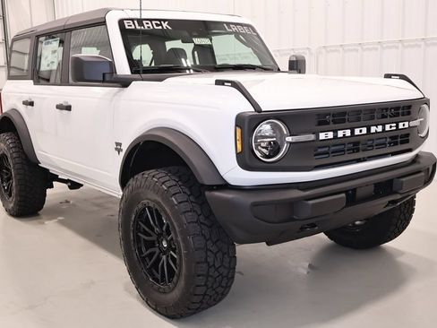 New 2026 Ford Bronco 4-Door AWD/4WD image 3