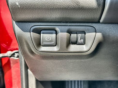 Certified 2023 GMC Acadia SLE w/ Driver Convenience Package image 18