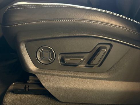 Used 2019 Audi Q8 Prestige w/ Towing Package AWD/4WD image 22