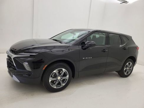 Used 2025 Chevrolet Blazer LT AWD/4WD image 18