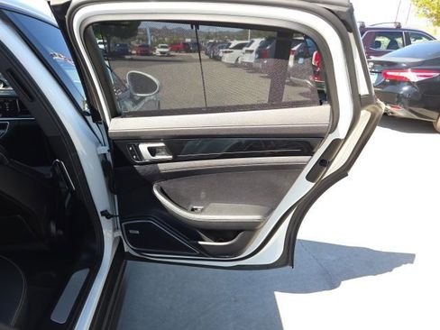 Used 2020 Porsche Panamera 4 AWD/4WD image 18