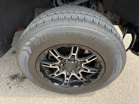 Used 2014 Ford F150 XLT w/ Equipment Group 302A Luxury AWD/4WD image 12