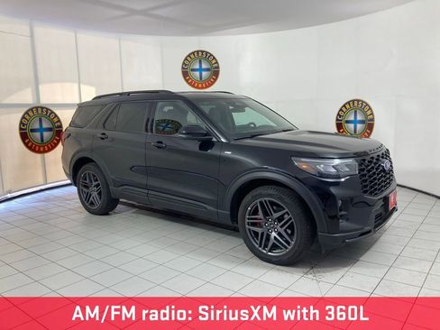 Used 2025 Ford Explorer ST-Line w/ ST-Line Street Pack image 12