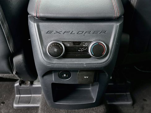 Used 2025 Ford Explorer ST-Line w/ ST-Line Street Pack AWD/4WD image 28