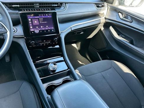 Used 2024 Jeep Grand Cherokee L Laredo image 21