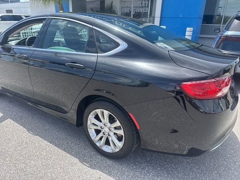 Used 2016 Chrysler 200 Limited image 4