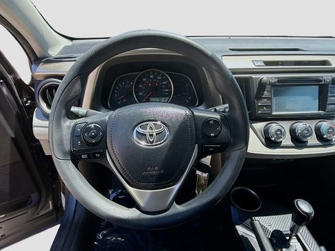 Used 2015 Toyota RAV4 LE FWD image 10