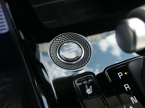 New 2025 Kia Niro EX Touring image 18