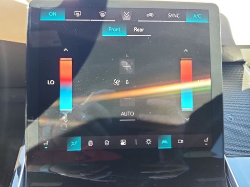 Used 2025 Cadillac Escalade ESV Sport w/ Touring Package image 24