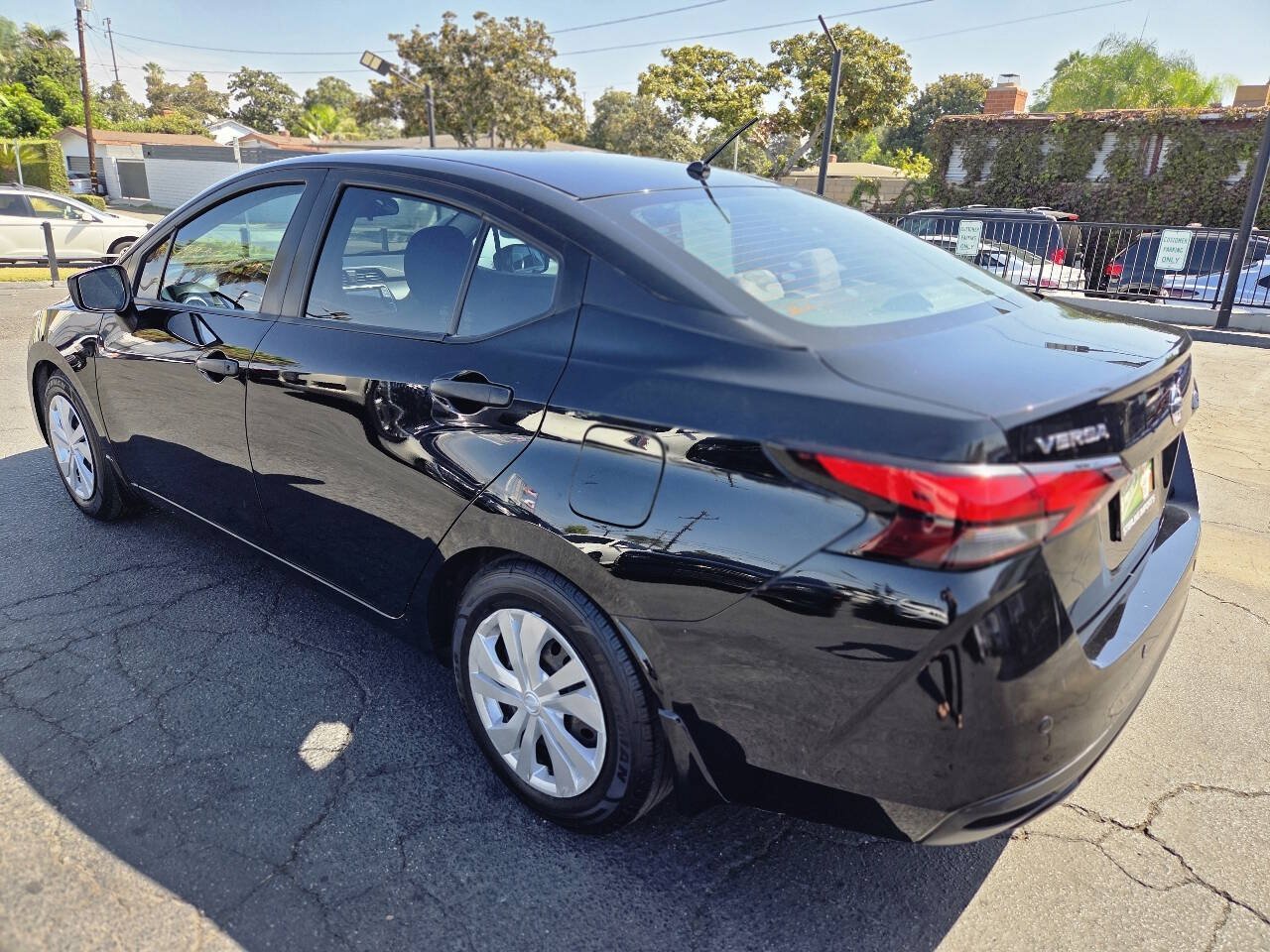 Used 2020 Nissan Versa S FWD image 2