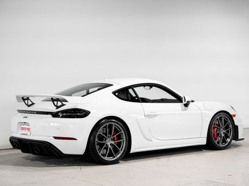 Used 2020 Porsche 718 Cayman GT4 image 3