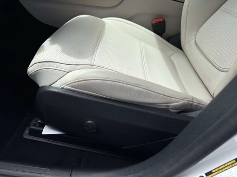 Used 2023 Mercedes-Benz GLC 300 image 17