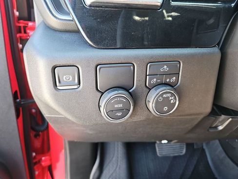 Used 2025 Chevrolet Silverado 1500 LT image 18