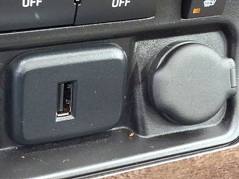 Used 2016 GMC Acadia SLT image 23