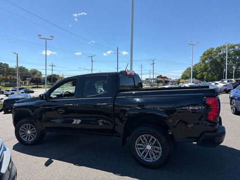 Used 2023 Chevrolet Colorado W/T w/ WT Convenience Package II AWD/4WD image 5