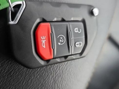 Used 2021 Jeep Wrangler Unlimited Sahara AWD/4WD image 33