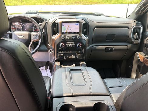 Used 2022 Chevrolet Silverado 2500 High Country w/ Safety Package II AWD/4WD image 35