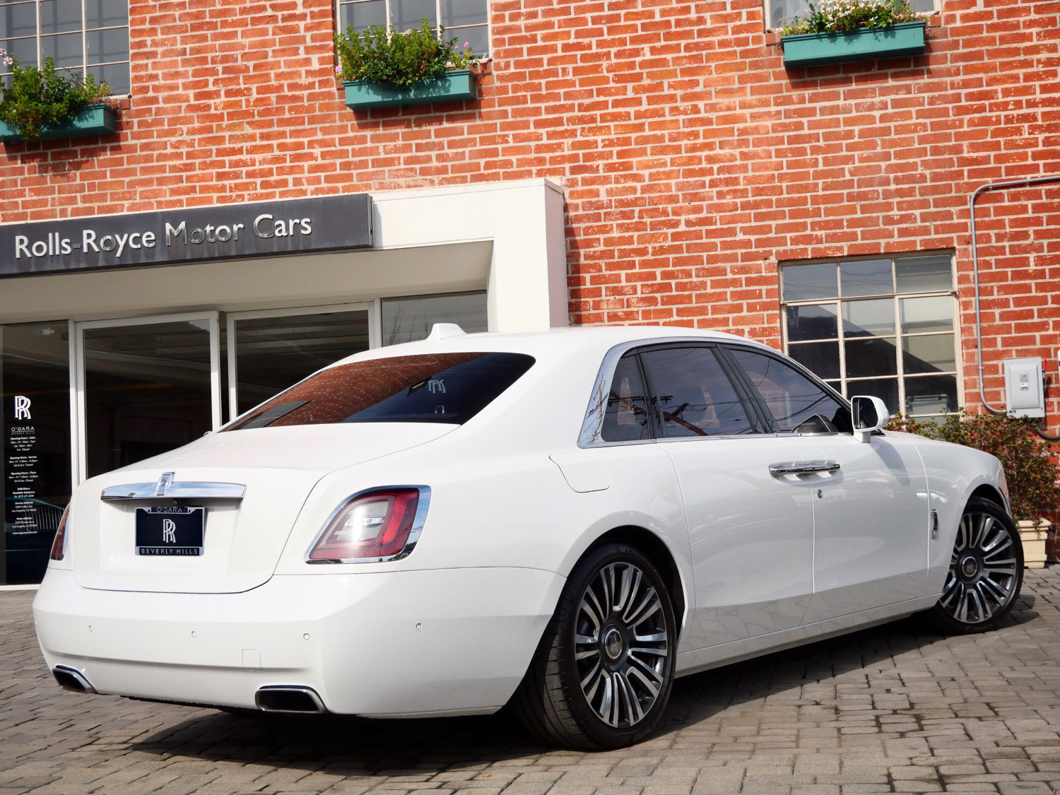Used 2021 Rolls-Royce Ghost AWD/4WD image 2