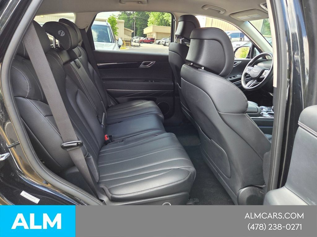Used 2025 Genesis GV80 2.5T Standard AWD/4WD image 15