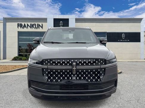 New 2026 Lincoln Navigator L Black Label AWD/4WD image 2