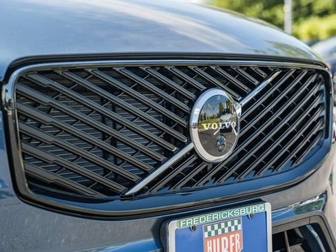 New 2027 Volvo XC60 B5 Plus AWD/4WD image 12
