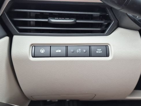 Used 2024 Nissan Altima 2.5 SL FWD image 18