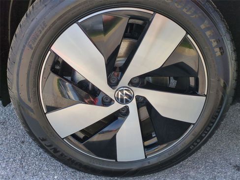 New 2026 Volkswagen Taos S AWD/4WD image 20