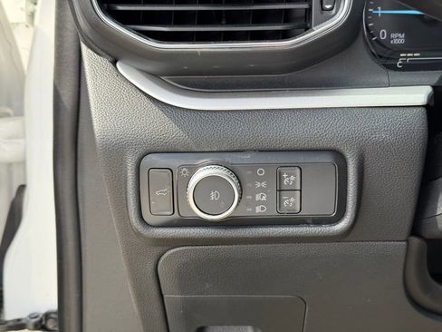 Used 2021 Ford Explorer XLT w/ Equipment Group 202A image 18