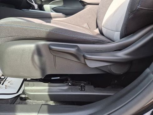 Used 2024 Chevrolet Trax LS w/ LS Convenience Package image 16