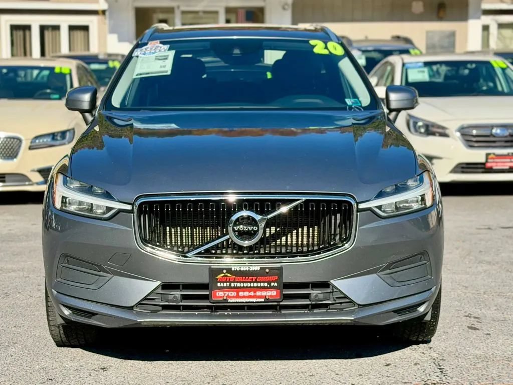 Used 2020 Volvo XC60 T5 Momentum w/ Protection Package Premier AWD/4WD image 3