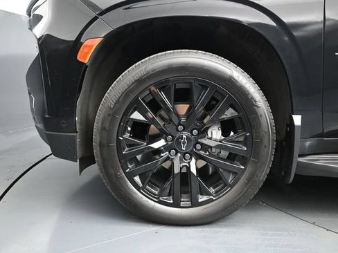 Used 2023 Chevrolet Tahoe Premier w/ Advanced Technology Package AWD/4WD image 17