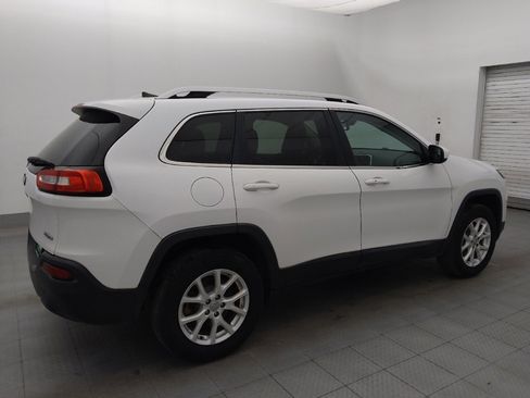Used 2018 Jeep Cherokee Latitude Plus image 10