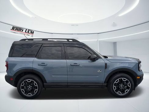 Used 2025 Ford Bronco Sport Outer Banks AWD/4WD image 2