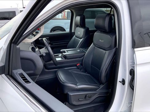 Used 2025 Ford Expedition Max Platinum AWD/4WD image 8