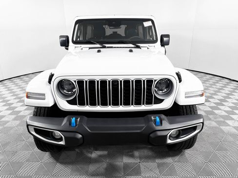 Used 2024 Jeep Wrangler Unlimited Sahara w/ Technology Group image 2