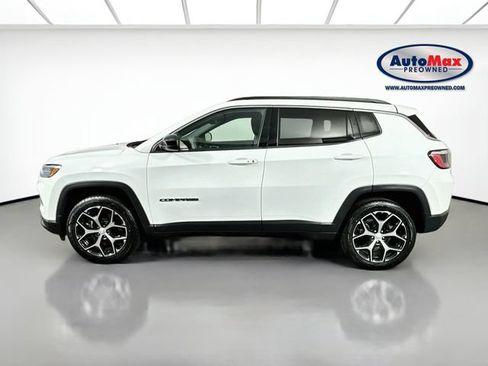 Used 2024 Jeep Compass Latitude AWD/4WD image 8