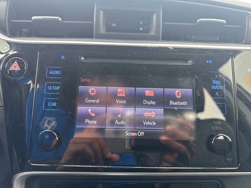 Used 2017 Toyota Corolla SE FWD image 16