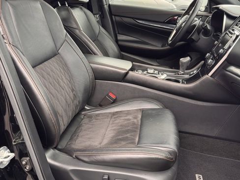 Used 2021 Nissan Maxima SR w/ Sport Mat Group image 12