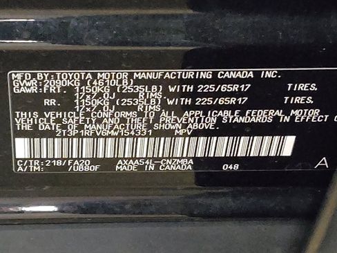 Used 2021 Toyota RAV4 XLE AWD/4WD image 33