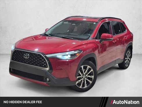 Used 2023 Toyota Corolla Cross XLE w/ Convenience Package FWD image 1