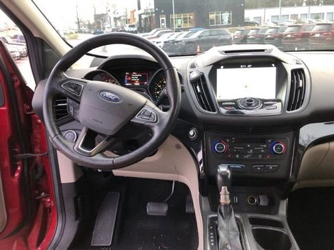 Used 2017 Ford Escape Titanium image 16