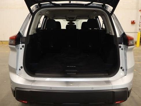 Used 2024 Nissan Rogue SV FWD image 20