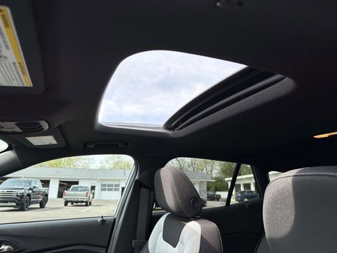 New 2026 Chevrolet Trax RS w/ Sunroof Package FWD image 7