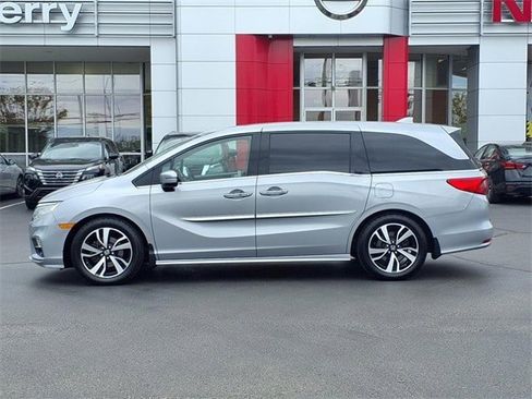 Used 2019 Honda Odyssey Elite image 3