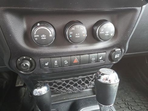 Used 2016 Jeep Wrangler Unlimited Sahara w/ Dual Top Group image 16