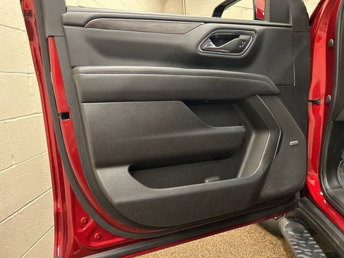 Used 2022 Chevrolet Tahoe Z71 w/ Luxury Package image 13