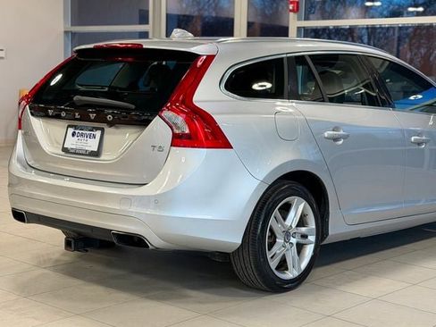 Used 2015 Volvo V60 T5 Premier Plus image 11
