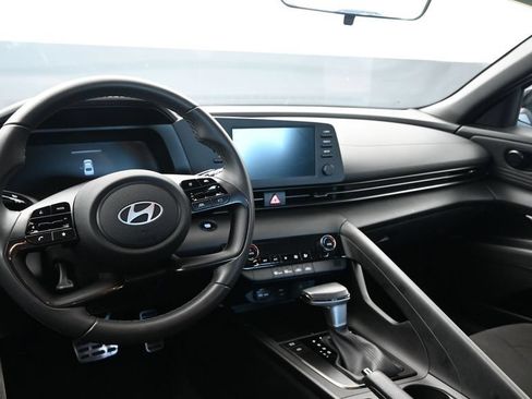 Certified 2025 Hyundai Elantra Sport FWD image 26